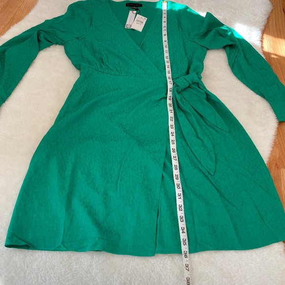 Sanctuary Green Wrap Casual Dress, Long Sleeve, V-neck, Ties at waist, Lined - Picture 5 of 8